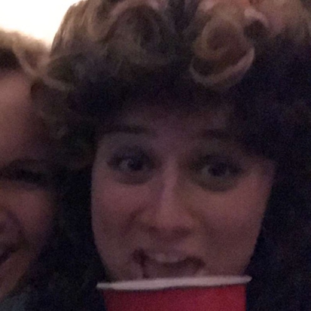 Meet your Posher, Maura